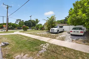 1220 Cherokee St, Jupiter, FL 33458 - Photo 1