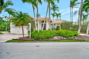 290 E Fern Dr, Boca Raton, FL 33432 - Photo 2