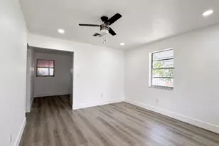 528 E Lakewood Rd, West Palm Beach, FL 33405 - Photo 4