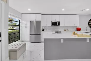 8967 Belle Aire Dr, Boca Raton, FL 33433 - Photo 6