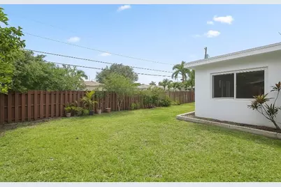 570 SE 2nd Avenue, Pompano Beach, FL 33060 - Photo 28