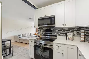 299 SW 7th St, Boca Raton, FL 33432 - Photo 6