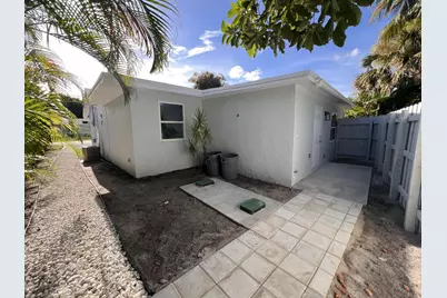 138 Ethelyn Drive, West Palm Beach, FL 33415 - Photo 2