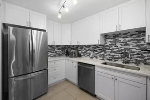 5420 N Ocean Dr, Riviera Beach, FL 33404 - Photo 8