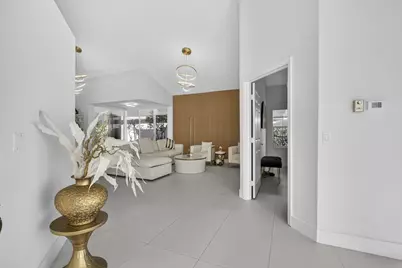 18 Selby Lane, Palm Beach Gardens, FL 33418 - Photo 8