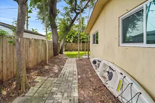 308 NW 27th St, Wilton Manors, FL 33311 - Photo 26