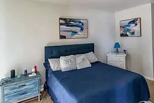 708 Executive Center Dr, West Palm Beach, FL 33401 - Photo 6