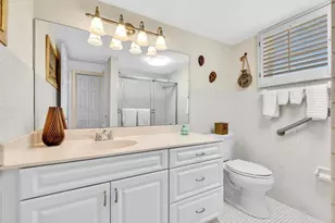 14 Colonial Club Dr, Boynton Beach, FL 33435 - Photo 26