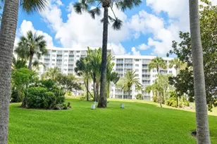 2731 NE 14th St, Pompano Beach, FL 33062 - Photo 1