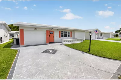 2081 SW 13th Terrace, Boynton Beach, FL 33426 - Photo 2