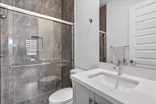 2010 Meadows Dr, Davie, FL 33324 - Photo 30