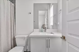 2010 Meadows Dr, Davie, FL 33324 - Photo 32