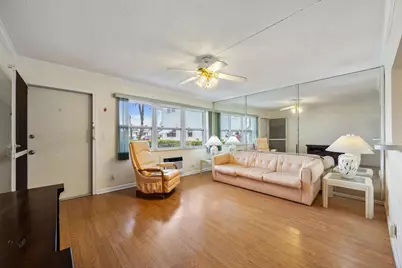 200 Horizons W #106, Boynton Beach, FL 33435 - Photo 4