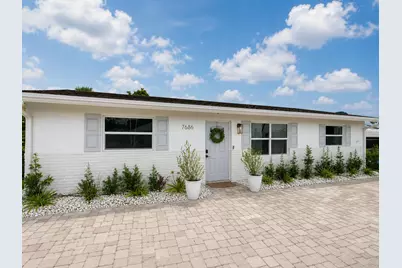 7686 SE Hilltop Terrace, Hobe Sound, FL 33455 - Photo 2
