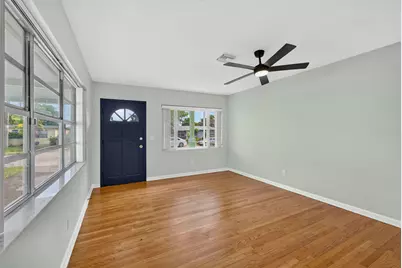 1547 W 10th Street, Riviera Beach, FL 33404 - Photo 10