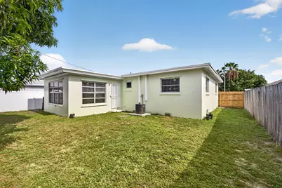 1547 W 10th Street, Riviera Beach, FL 33404 - Photo 32