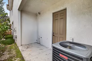 444 NW 41st St, Oakland Park, FL 33309 - Photo 32