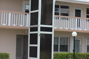 35 Somerset B, West Palm Beach, FL 33417 - Photo 4