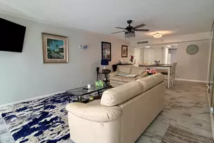 2425 Presidential Way, West Palm Beach, FL 33401 - Photo 10
