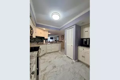 2425 Presidential Way #304, West Palm Beach, FL 33401 - Photo 4