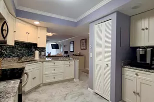 2425 Presidential Way, West Palm Beach, FL 33401 - Photo 4