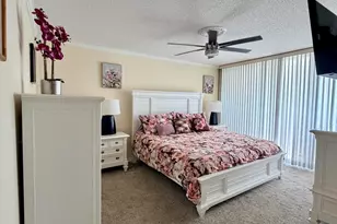 2425 Presidential Way, West Palm Beach, FL 33401 - Photo 6