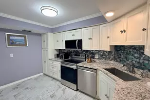 2425 Presidential Way, West Palm Beach, FL 33401 - Photo 2