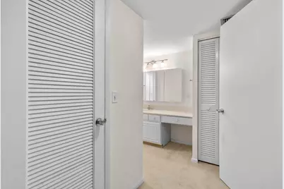 2425 Presidential Way #304, West Palm Beach, FL 33401 - Photo 8