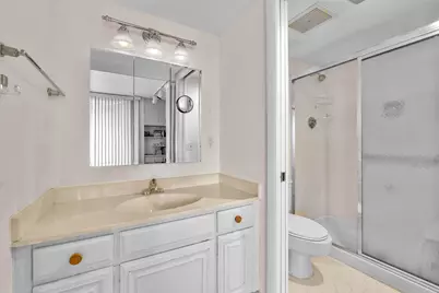 2425 Presidential Way #304, West Palm Beach, FL 33401 - Photo 14