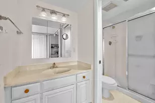 2425 Presidential Way, West Palm Beach, FL 33401 - Photo 14