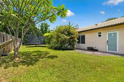 9404 NW 37th Court, Coral Springs, FL 33065 - Photo 32