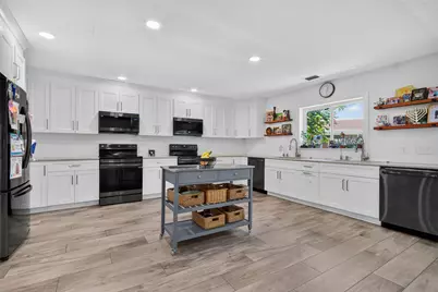 9404 NW 37th Court, Coral Springs, FL 33065 - Photo 6