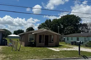 1403 Avenue M, Fort Pierce, FL 34950 - Photo 1
