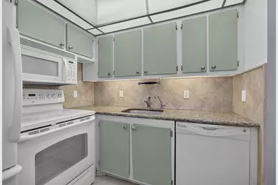 456 Southampton C, West Palm Beach, FL 33417 - Photo 8