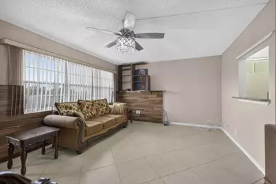 456 Southampton C, West Palm Beach, FL 33417 - Photo 2