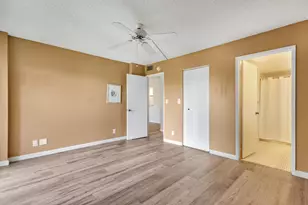 2209 S Cypress Bend Dr, Pompano Beach, FL 33069 - Photo 20
