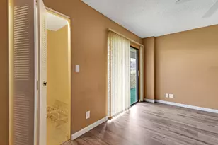 2209 S Cypress Bend Dr, Pompano Beach, FL 33069 - Photo 18