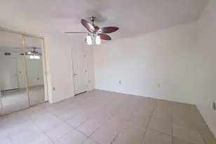 832 Blue Ridge Cir, West Palm Beach, FL 33409 - Photo 6