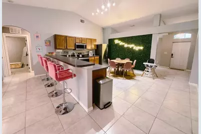 302 NE Greenbrier Avenue, Port Saint Lucie, FL 34983 - Photo 12
