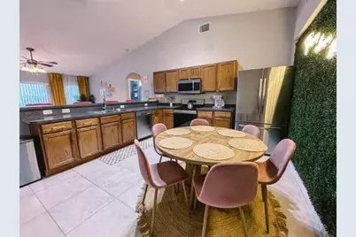302 NE Greenbrier Avenue, Port Saint Lucie, FL 34983 - Photo 10