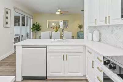 10848 Tamoron Lane, Boca Raton, FL 33498 - Photo 16