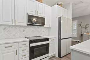 10848 Tamoron Ln, Boca Raton, FL 33498 - Photo 14
