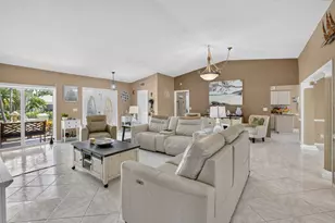 10300 Greentrail Dr N, Boynton Beach, FL 33436 - Photo 14