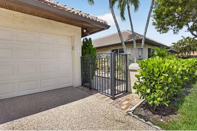 10300 Greentrail Drive N, Boynton Beach, FL 33436 - Photo 4
