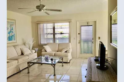 571 Fanshaw N, Boca Raton, FL 33434 - Photo 2