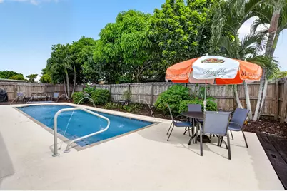7919 Blairwood Circle S, Lake Worth, FL 33467 - Photo 2
