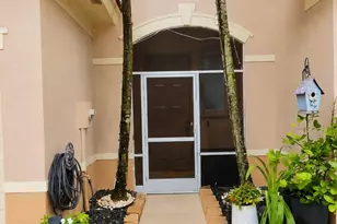276 River Bluff Ln, Royal Palm Beach, FL 33411 - Photo 2