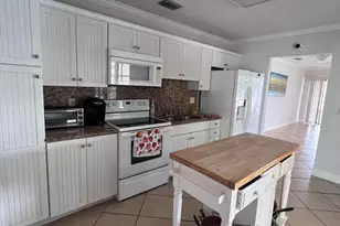 140 Cypress Club Dr, Pompano Beach, FL 33060 - Photo 68