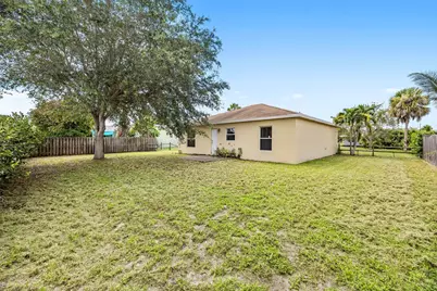 913 SE Forrest Park Drive, Stuart, FL 34994 - Photo 24