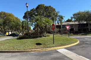 7237 S Devon Dr, Tamarac, FL 33321 - Photo 30